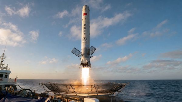 CHINA CATCHES A ROCKET WITH A NET — AND JOINS THE REUSABILITY CLUB