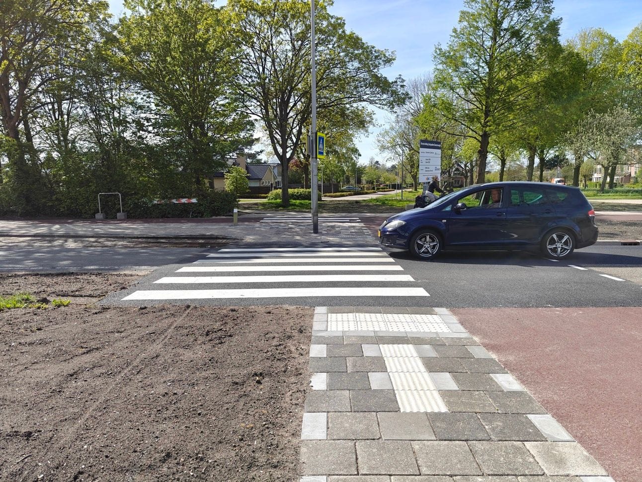 Een veel smallere oversteek voor voetgangers. Foto: Rens Blom / nieuwsuitcastricum.nl