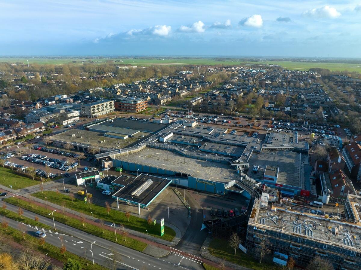 Het huidige Geesterduin, met het parkeerdek. Foto: Sam de Joode voor nieuwsuitcastricum.nl