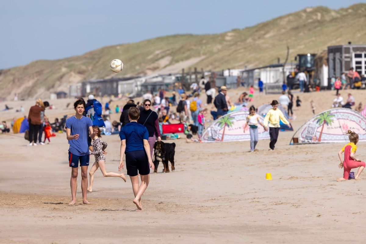 Nieuws uit Castricum: strandhuisjesexploitanten moeten van rechter praten met vereniging