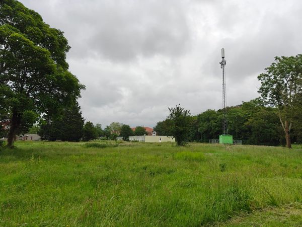 Nieuws uit Castricum: kritiek op geplande flexwoningen naast zorgklinieken