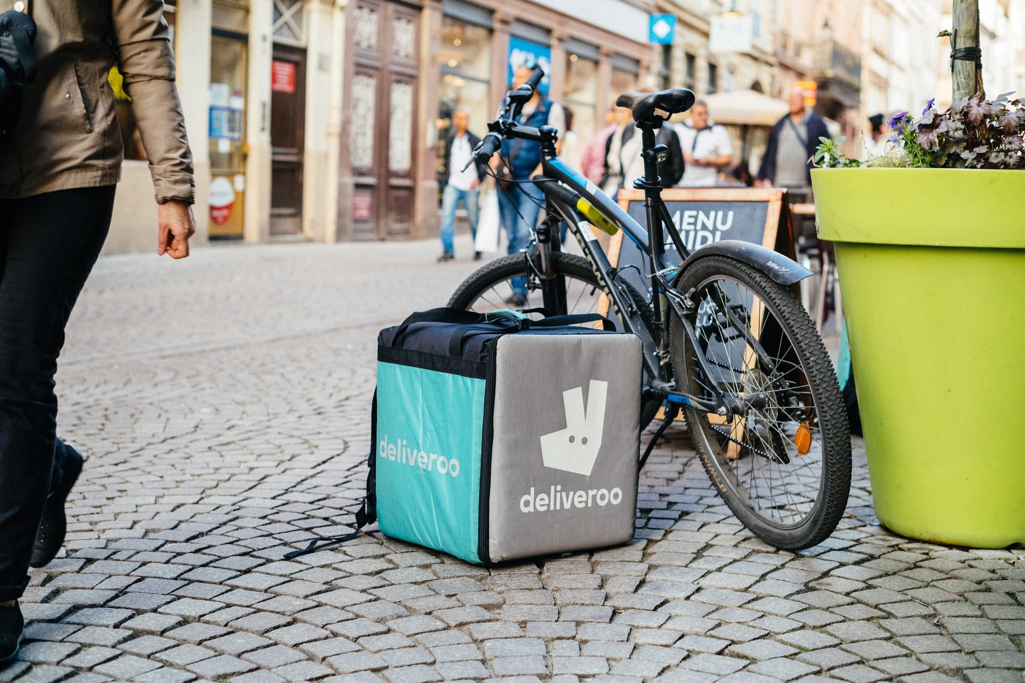deliveroo-swot-analysis-2022-weaknesses