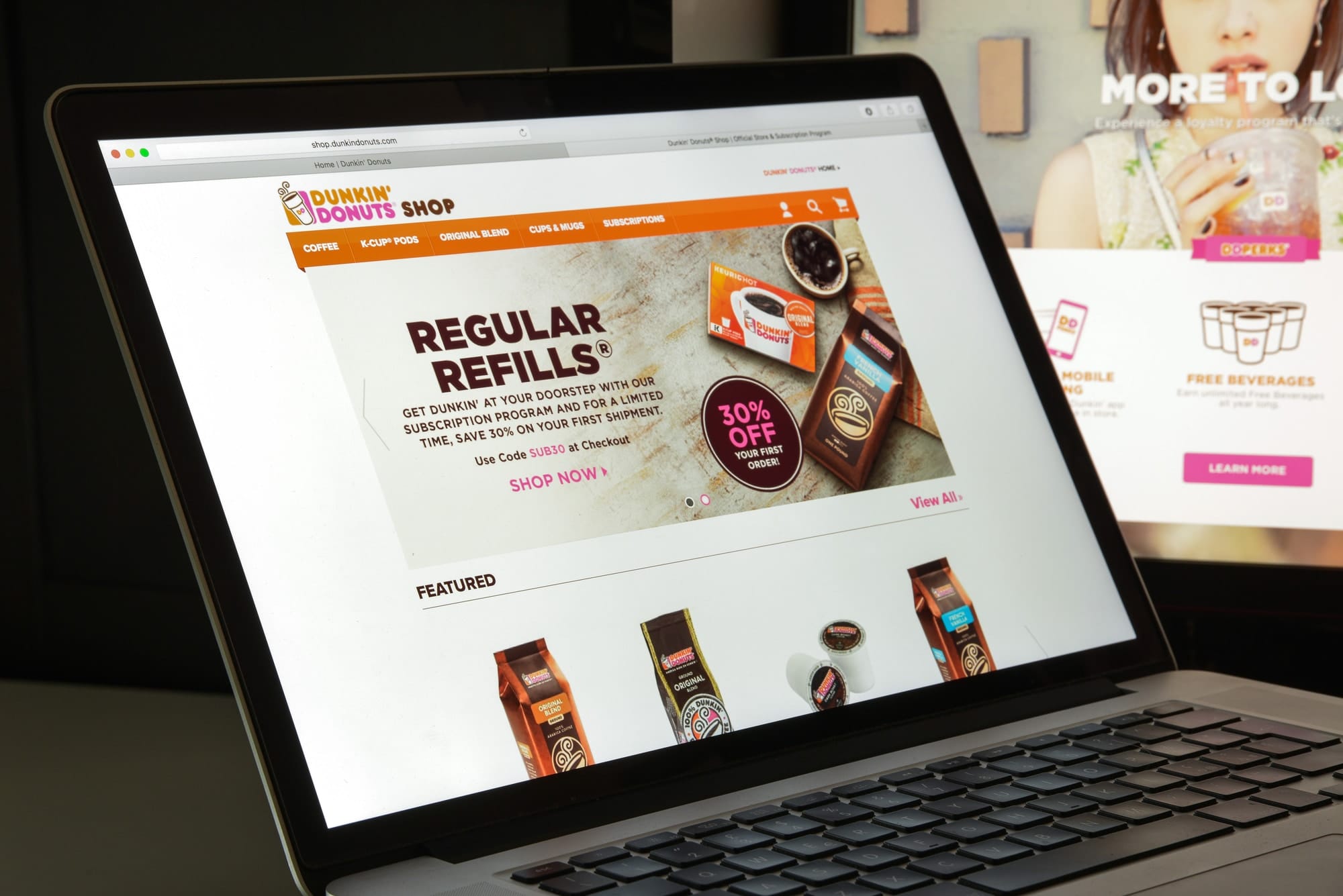 dunkin-donuts-pestle-analysis-ecommerce