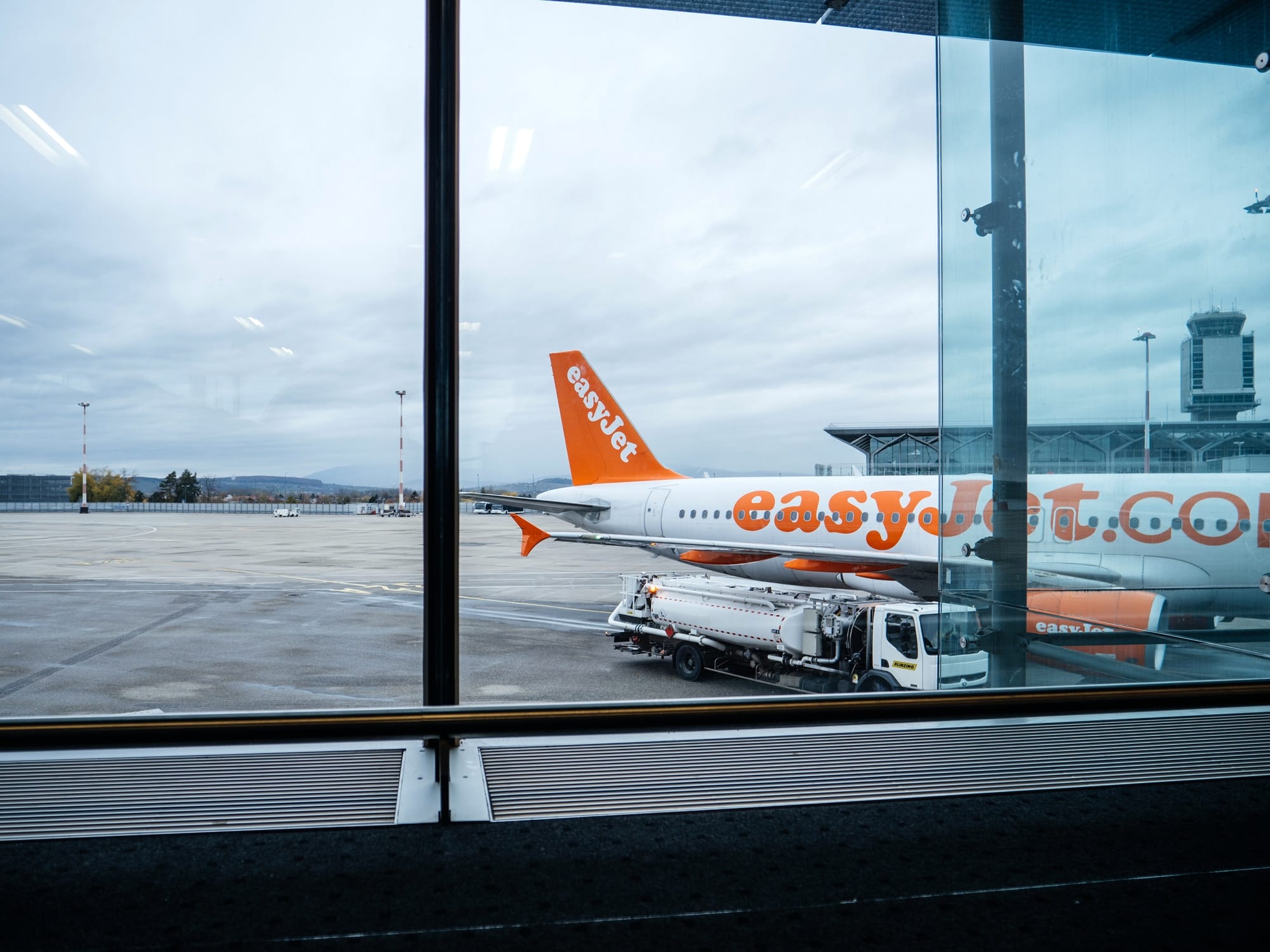 easyjet-pestle-analysis-technological