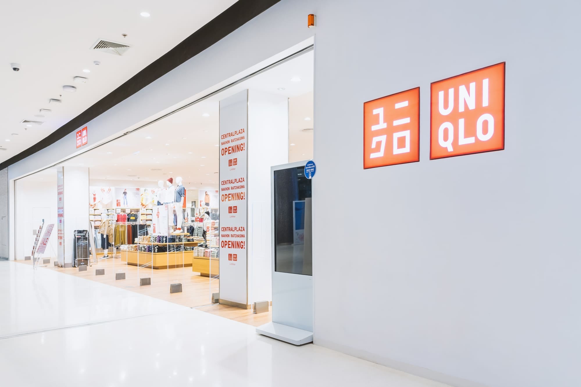 uniqlo-pestle-analysis-factors
