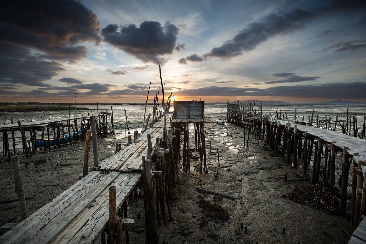 The wooden stilt pier at Carrasqueira