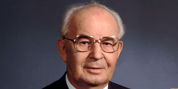 Čo píšu antikomunisti z Ústavu pamäti národa o socializme a Gustávovi Husákovi: