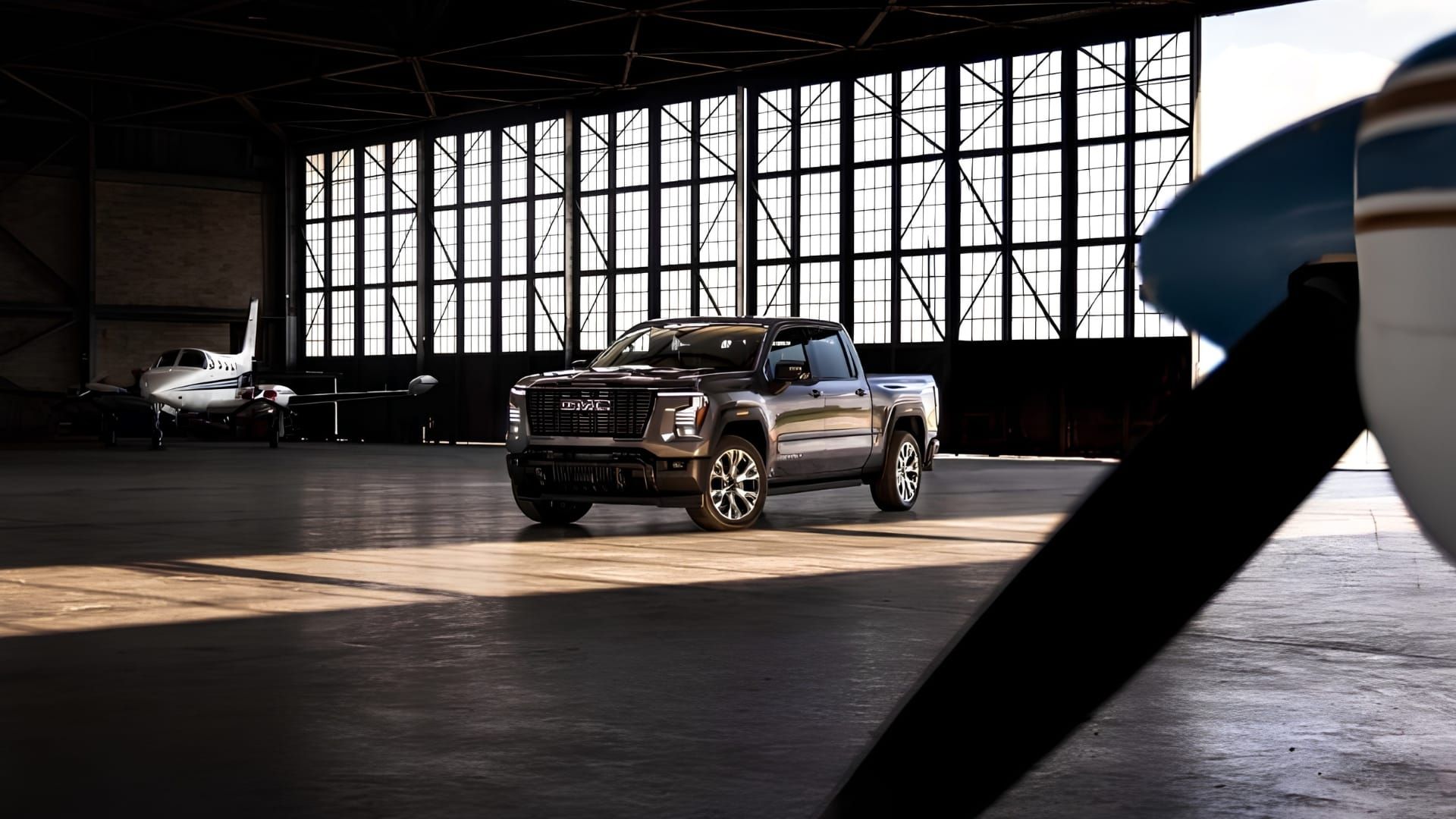 GMC Debuts its Most Luxurious, Capable, and Technologically Advanced Sierra 1500