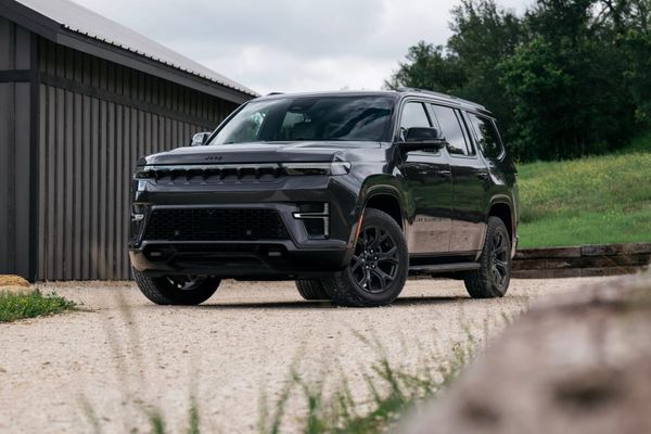 2026 Jeep Grand Wagoneer Has Bold Look and Lower Price