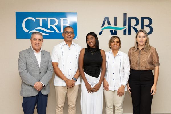 Hay dos becas abiertas para estudiar turismo en La Romana, y cierran el 2 de octubre
