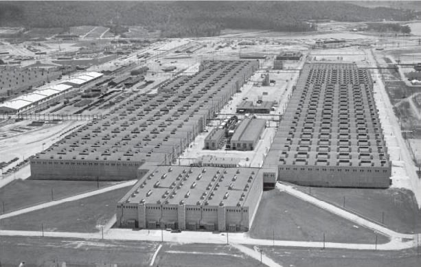 Photo of K-25 facility in 1950