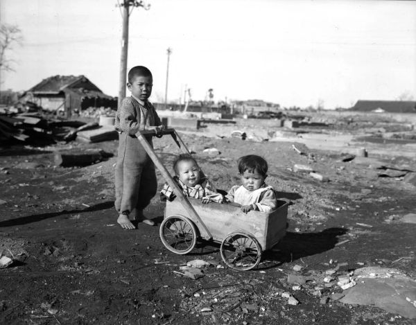 Children in the wreckage of Nagasaki Photo by Joe O’Donnel