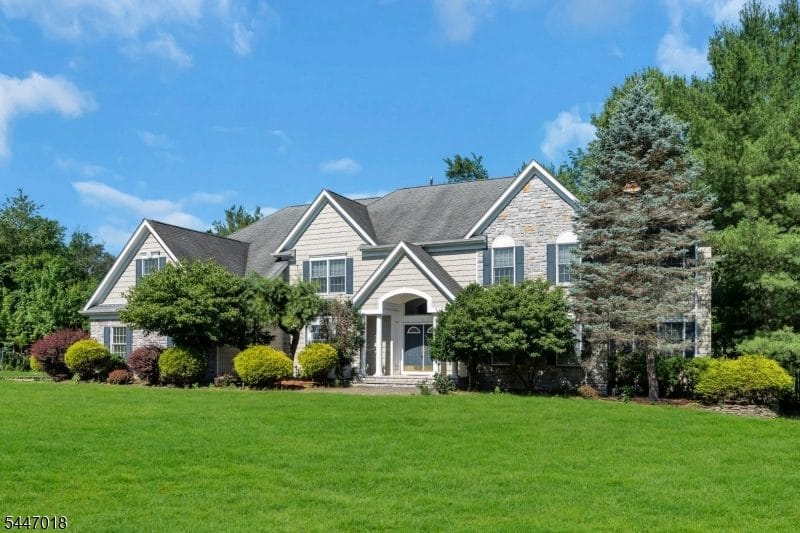 15 Mattben Dr, Warren Township, NJ