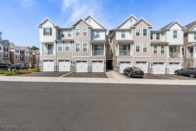 104 Iris Ct, Warren Township, NJ