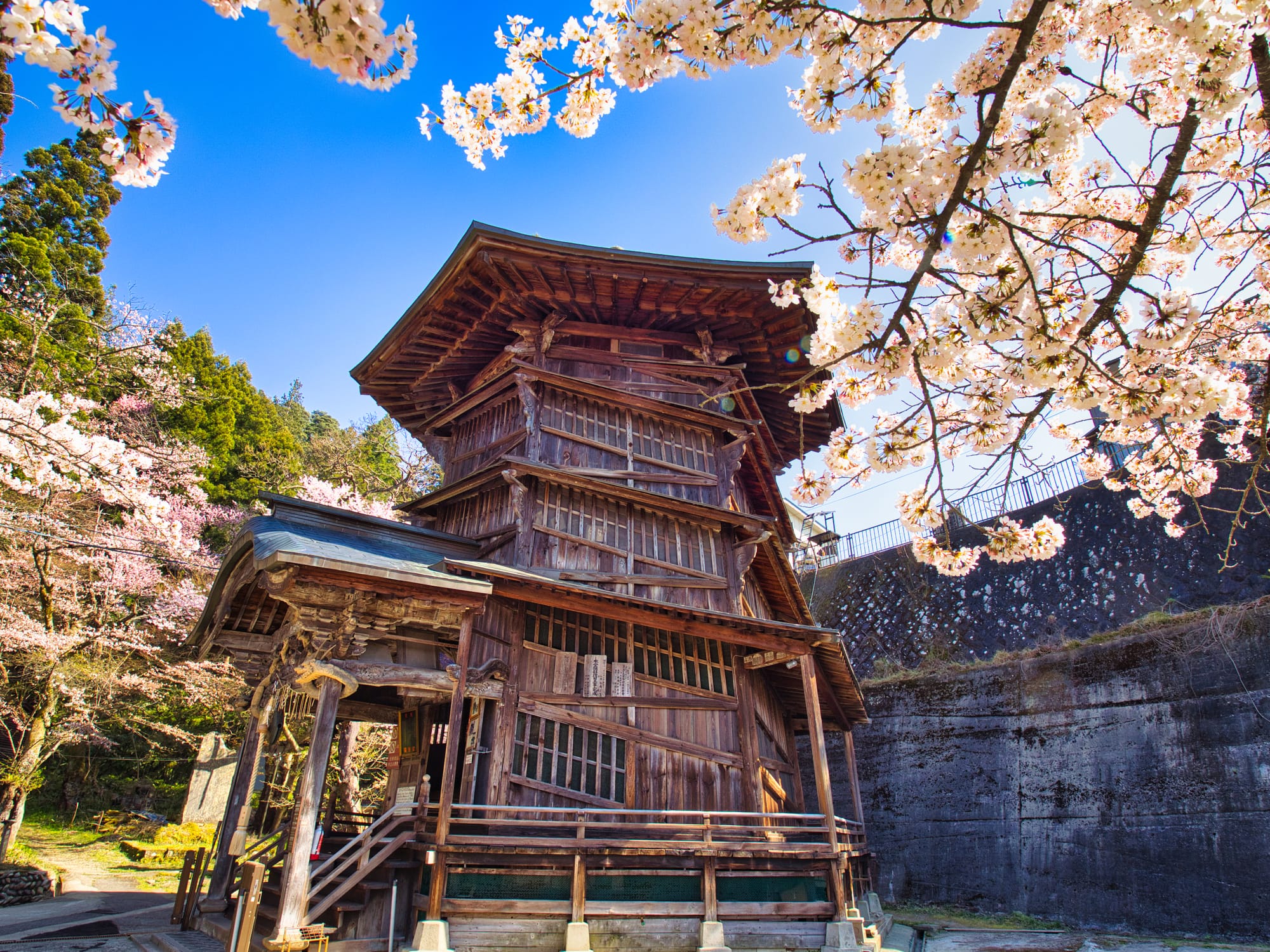 Sazae-do Temple in Aizuwakamatsu, a rare double-helix wooden pagoda in Fukushima	