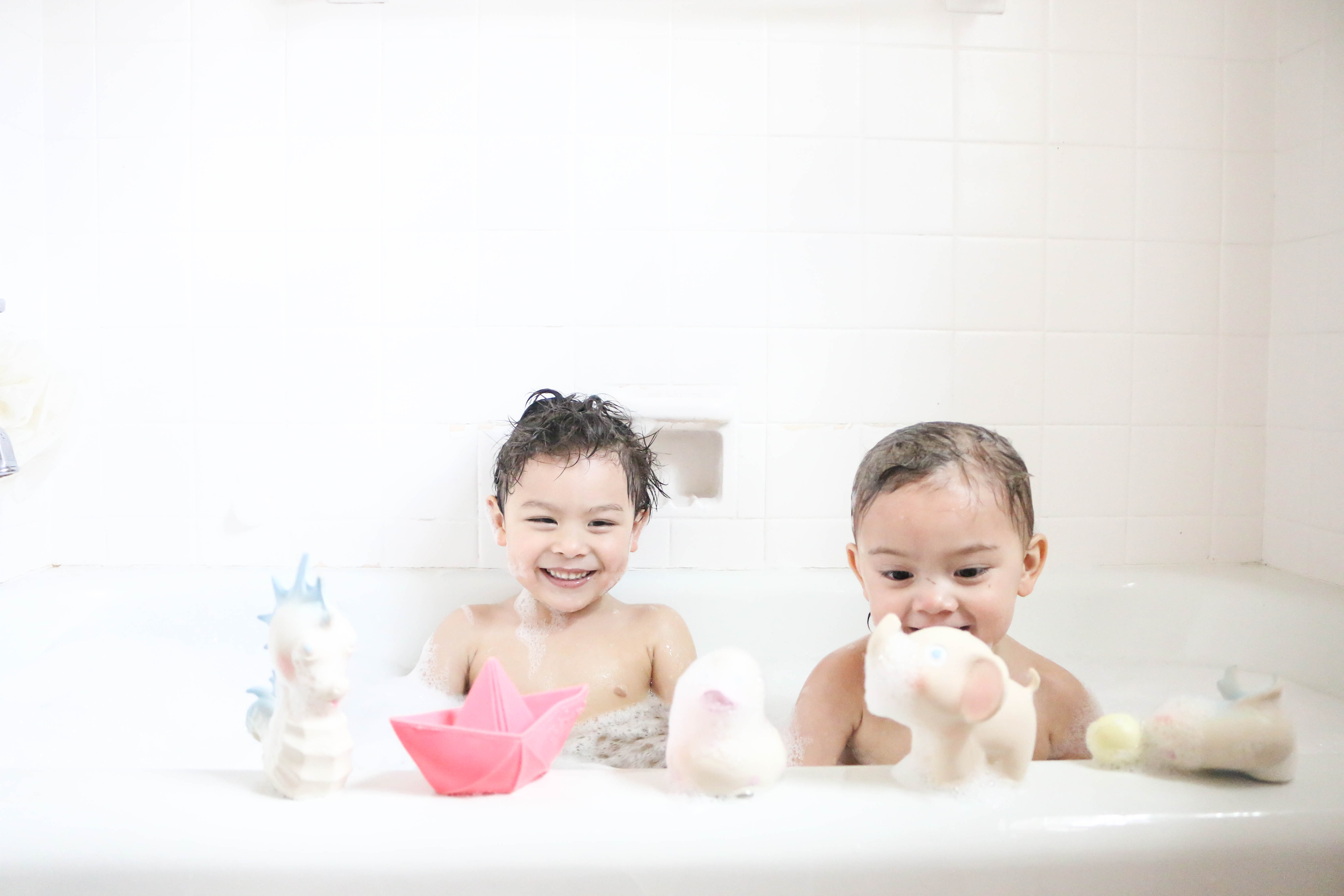Bath Time with Oli & Carol...