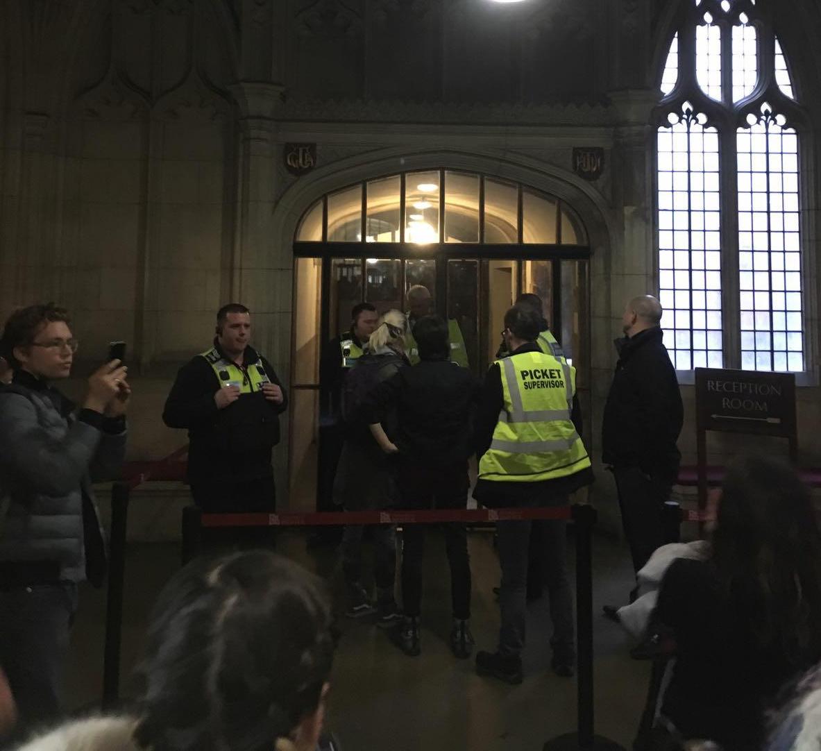 28580792_10214637269953129_372550122_o-3