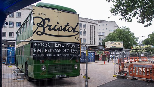Bristol_VR_-DNG_233T--_Bearpit_Market-_Bristol-_4_July_2014