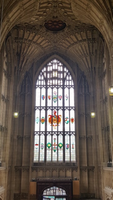 42227778_1867392426661719_8839661252063002624_n-1