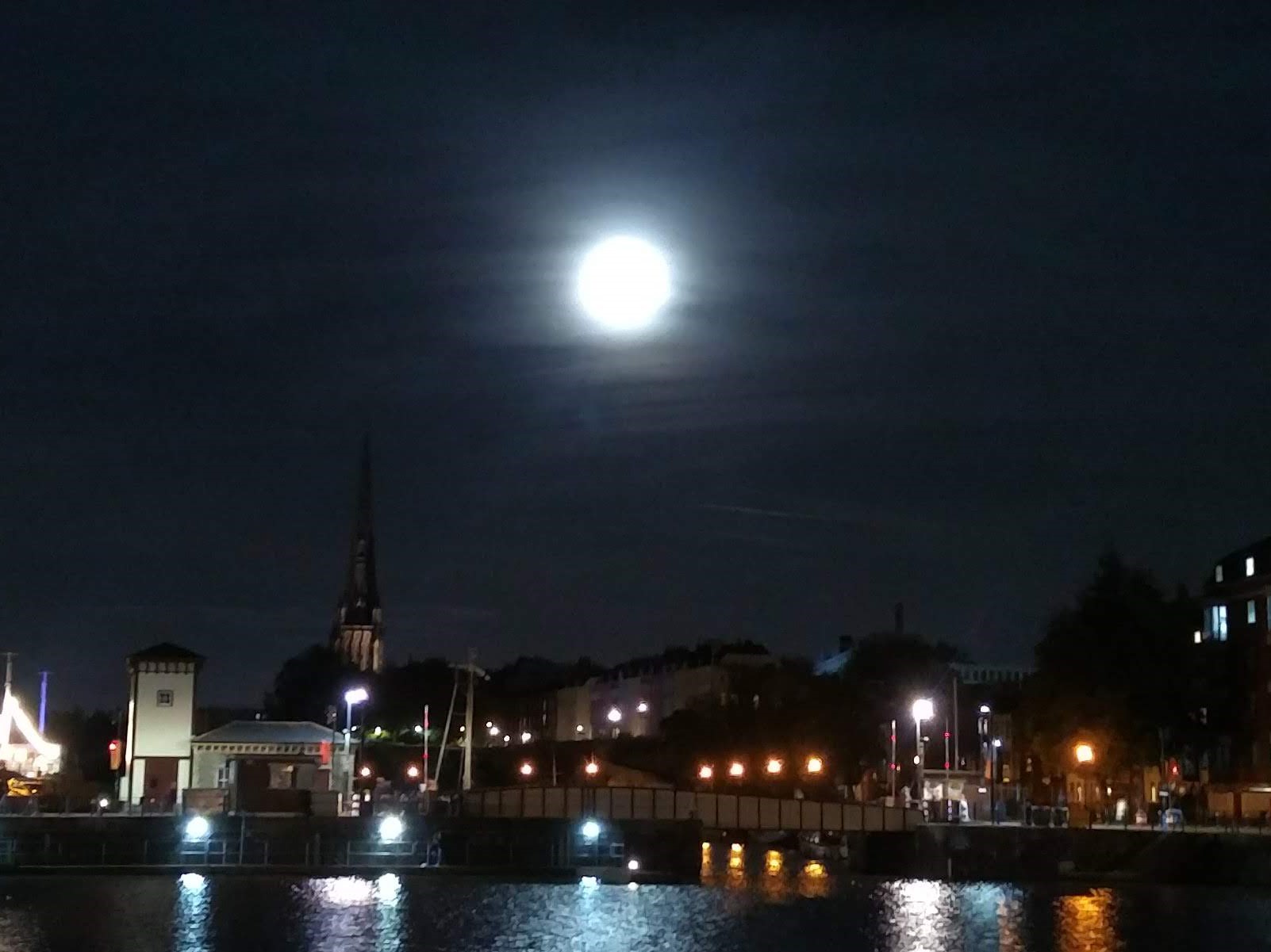 Spooky-moon-picture-1