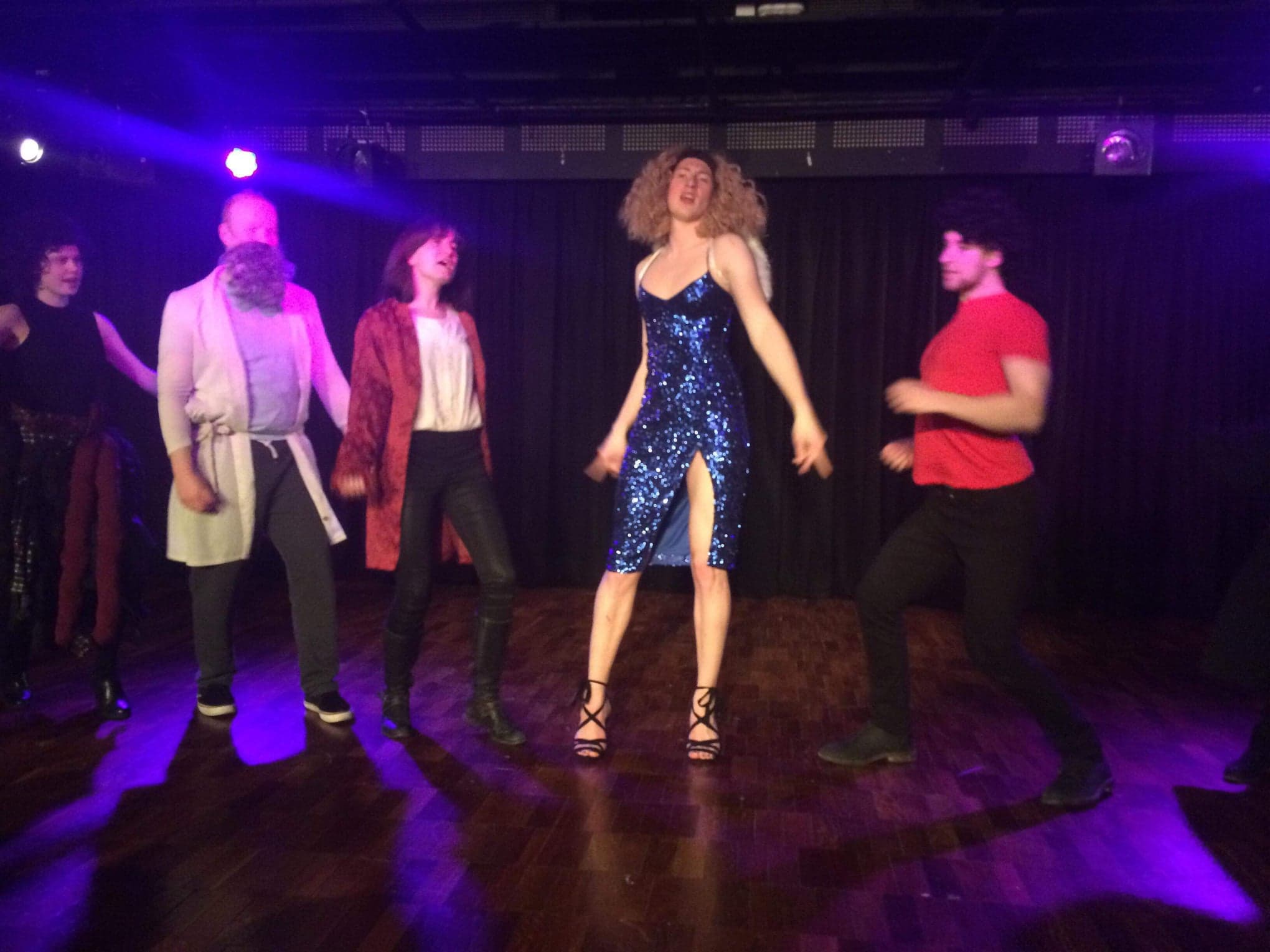 56201206_400282707421796_5666995998866538496_n