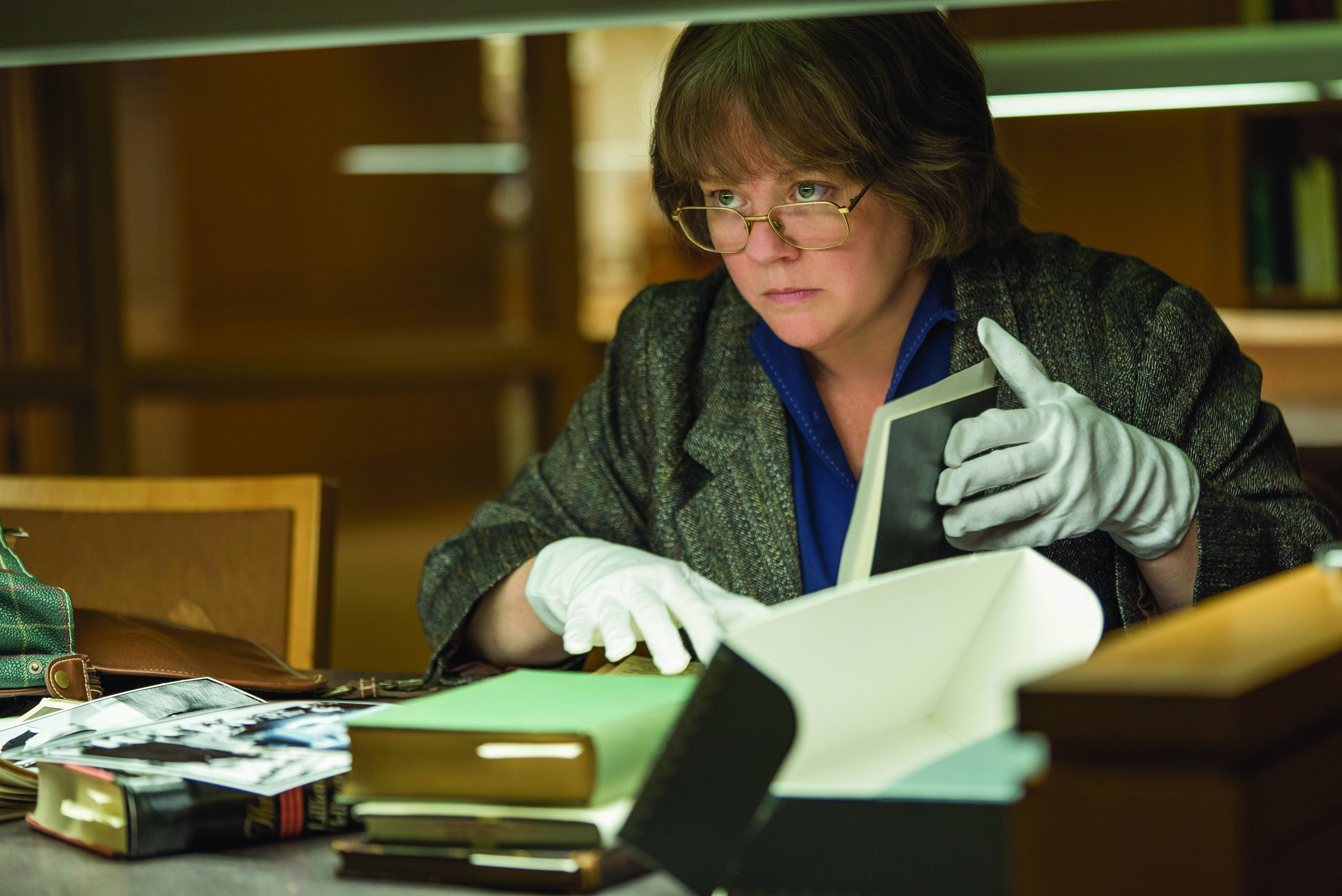 Can-You-Ever-Forgive-Me_gloves-01.jpg_cmyk