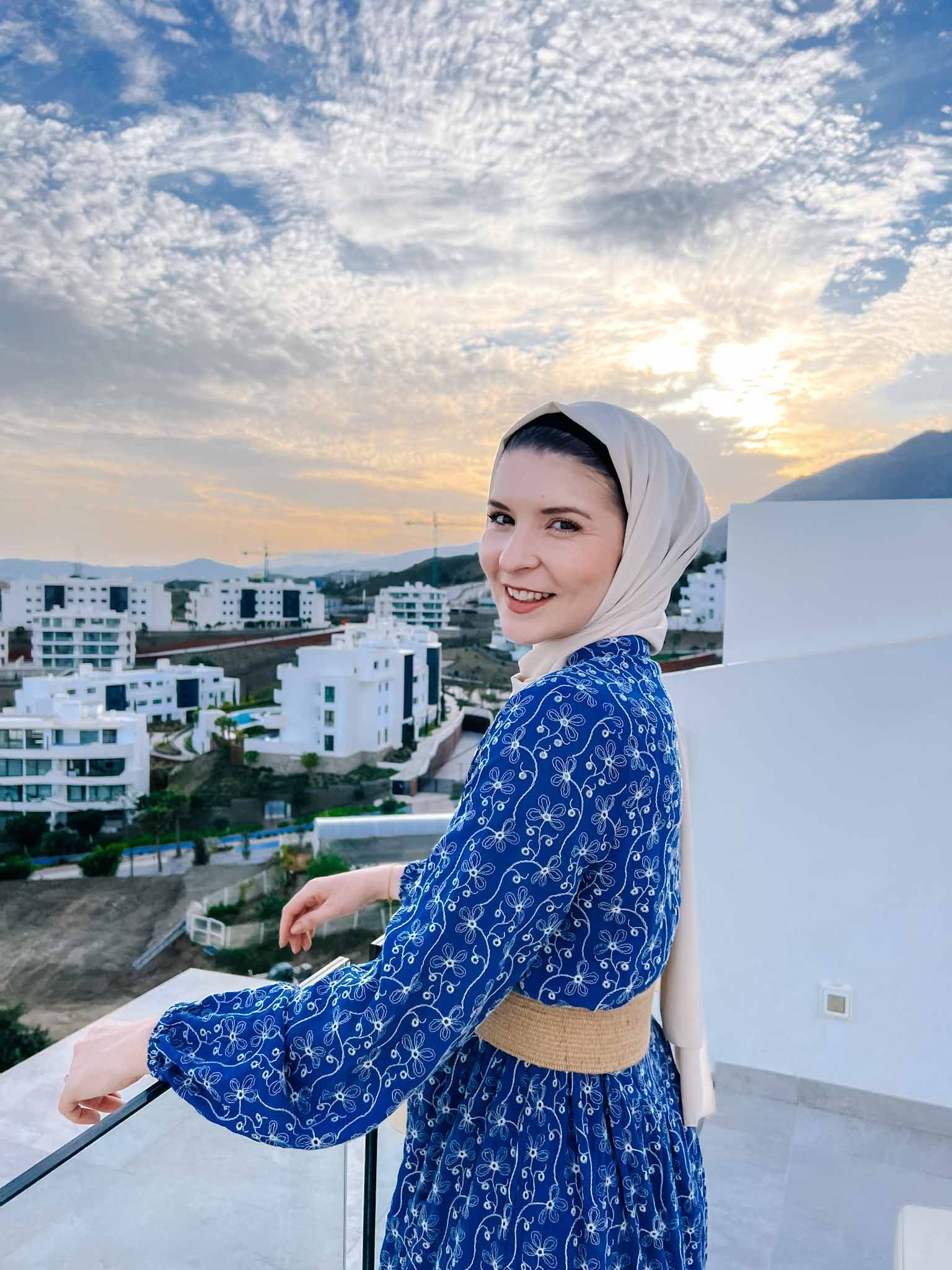 the-wandering-quinn-with-hijab-1