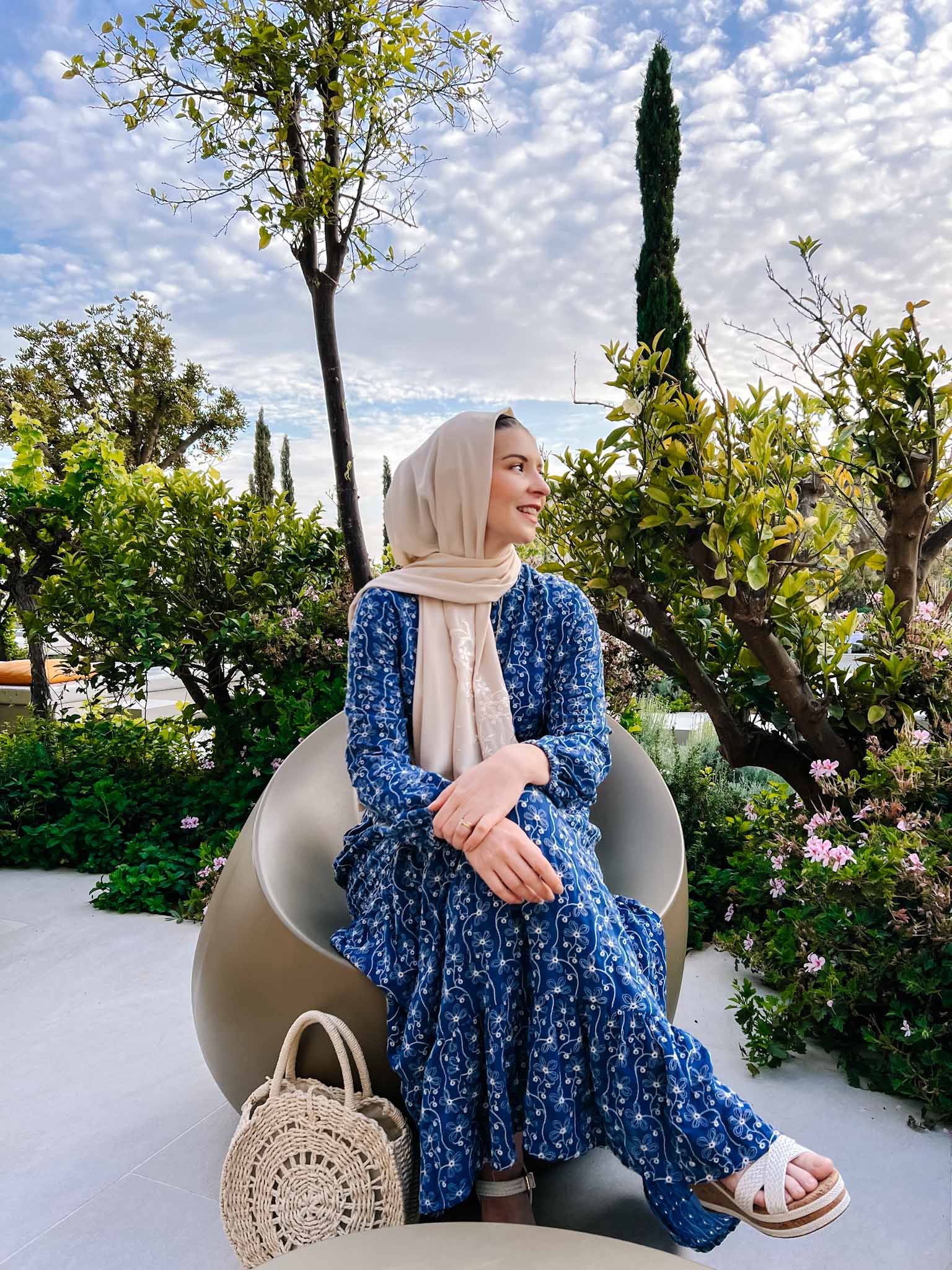 the-wandering-quinn-with-hijab-2