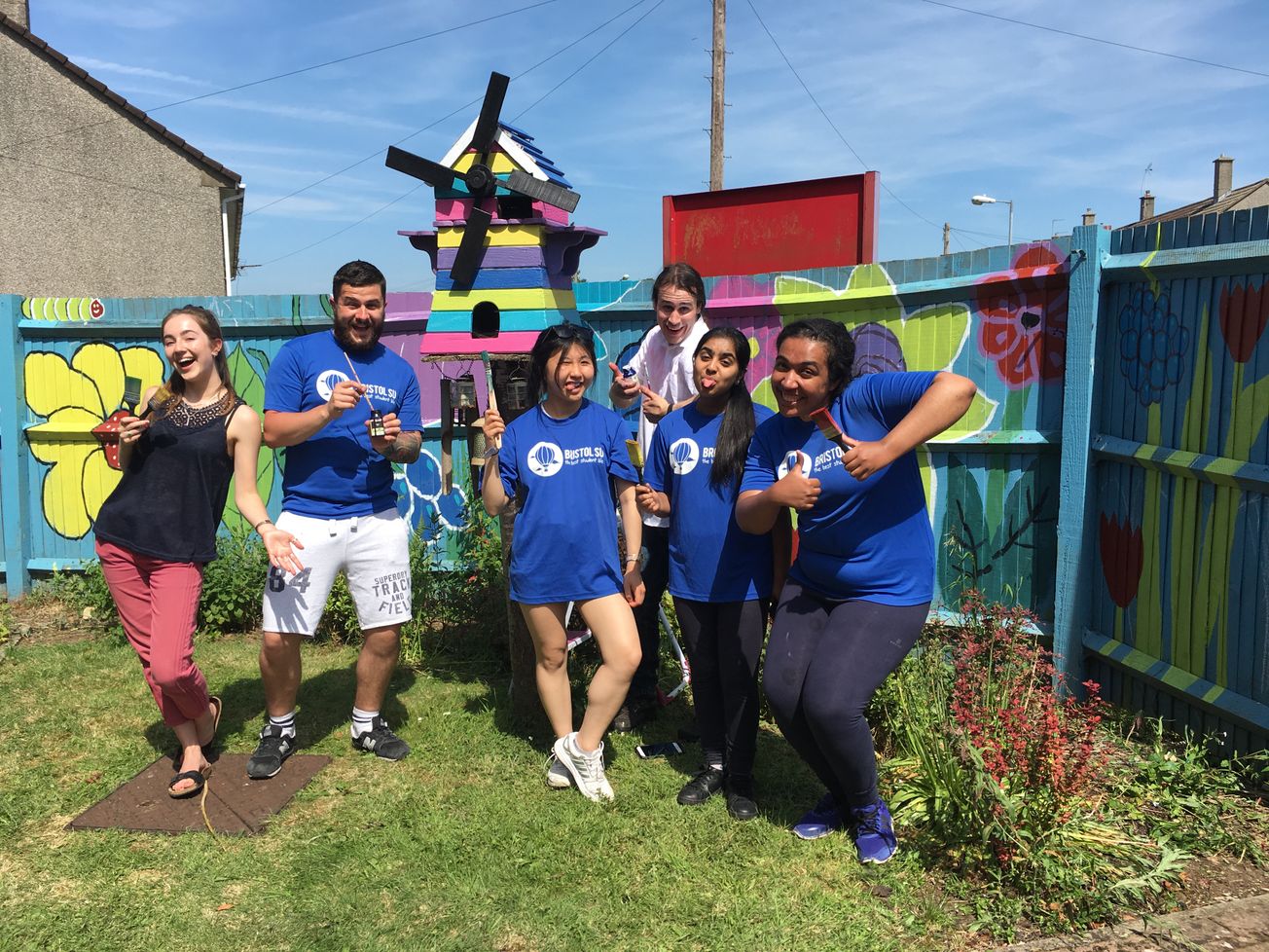 Bristol student volunteers brighten up Robinson House