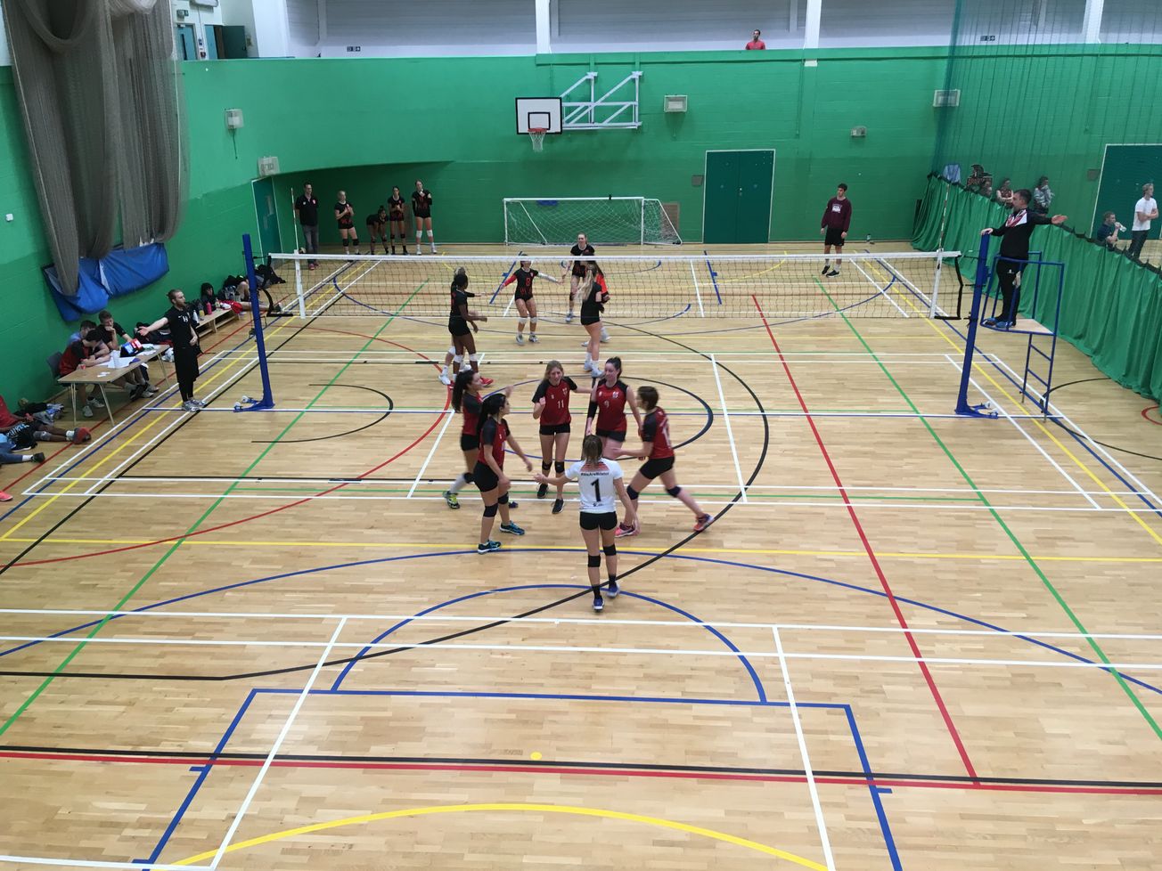 Women show spirit despite volleyball defeat