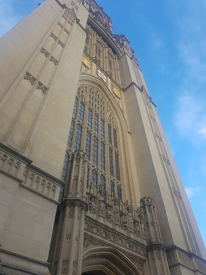 Concerns over rising university debt