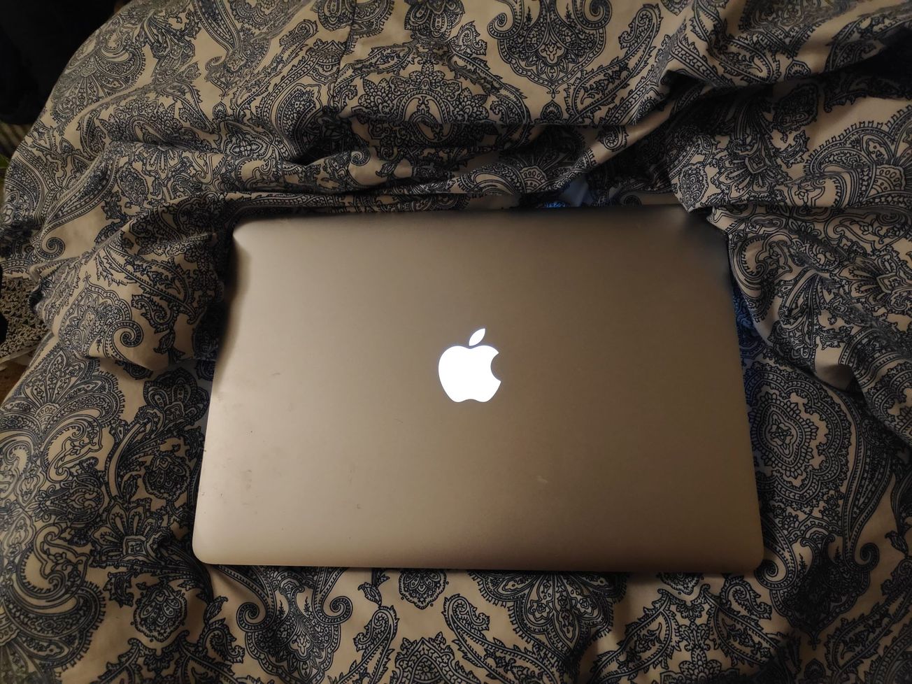 Stop judging my MacBook - you do not know my situation