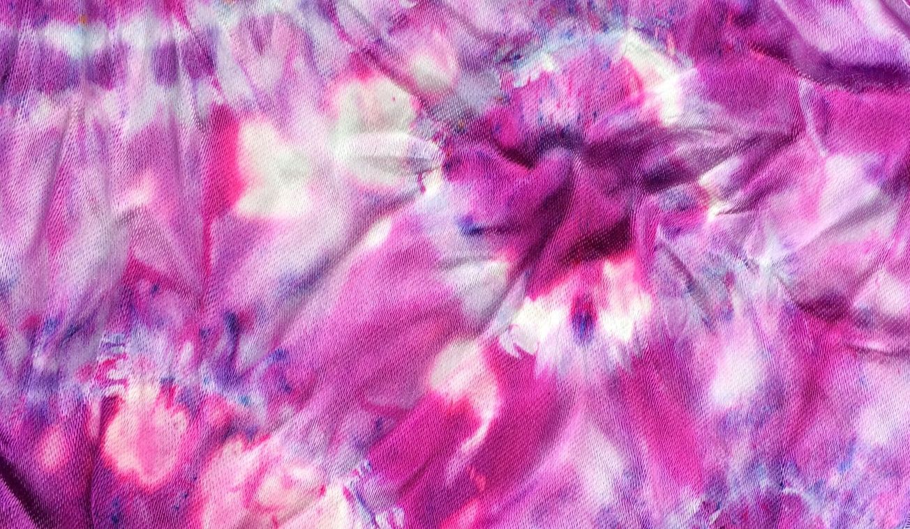 How to wear tie-dye​