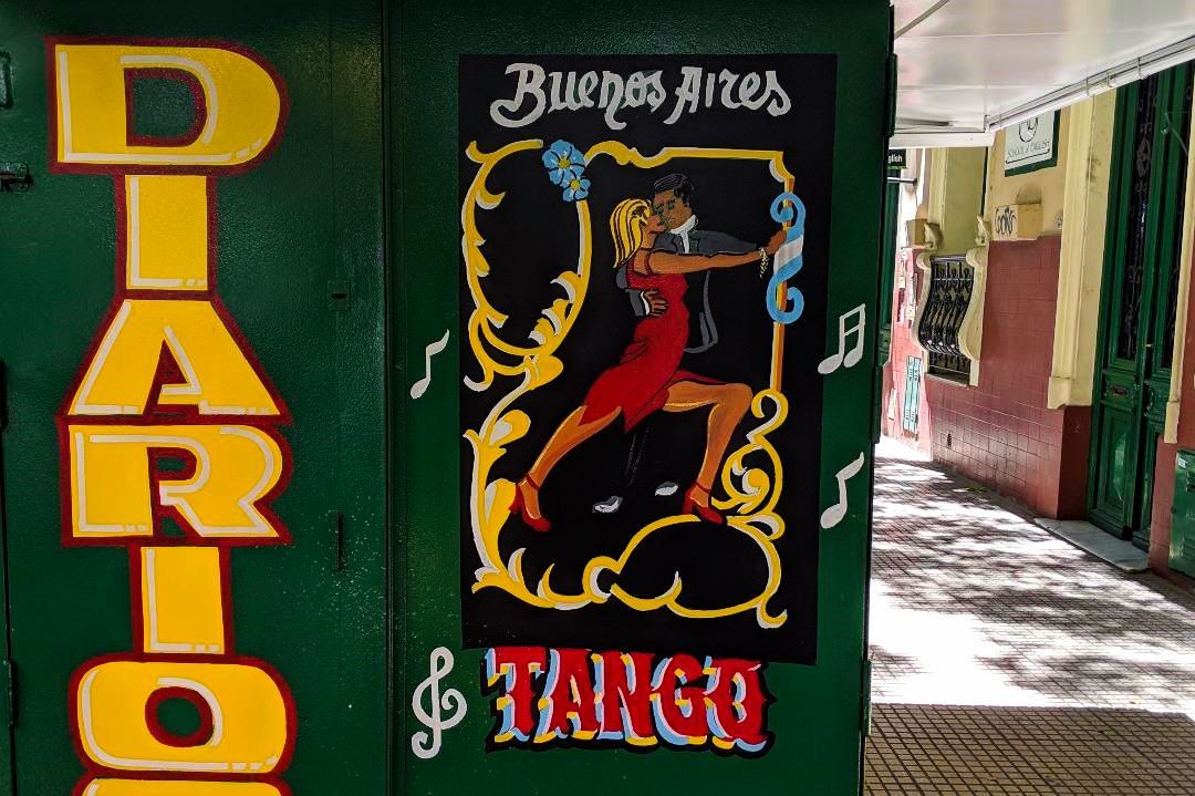 Late-night Samba and Tango on the streets of Buenos Aires