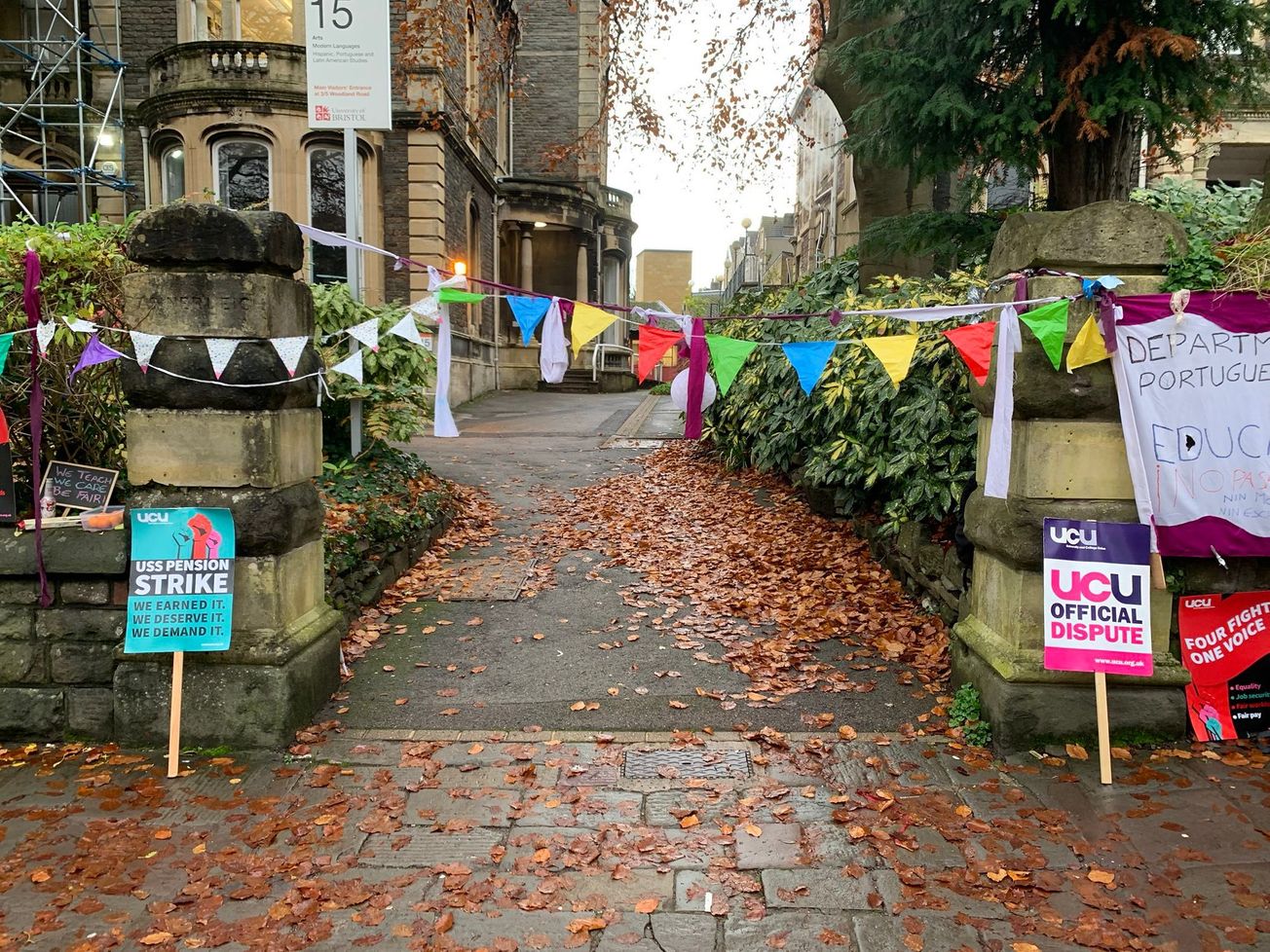 UCU strikers asked to remove 'intimidating' bunting
