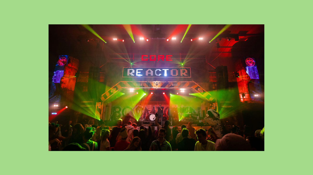 Live Review/ Area 404