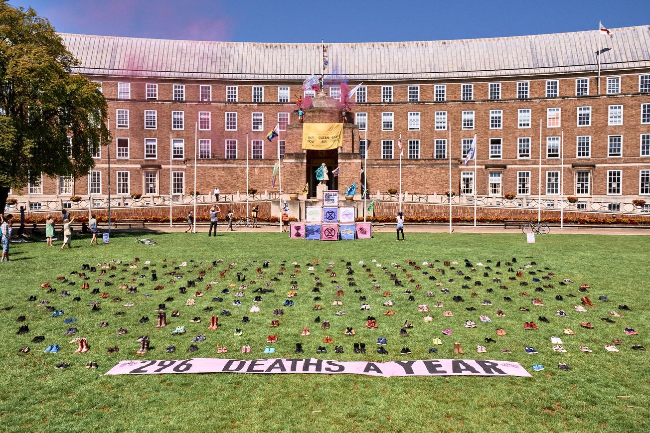 ‘Clean Air for Life - Not Just for Lockdown’: XR rebels occupy the roof of Bristol City Hall