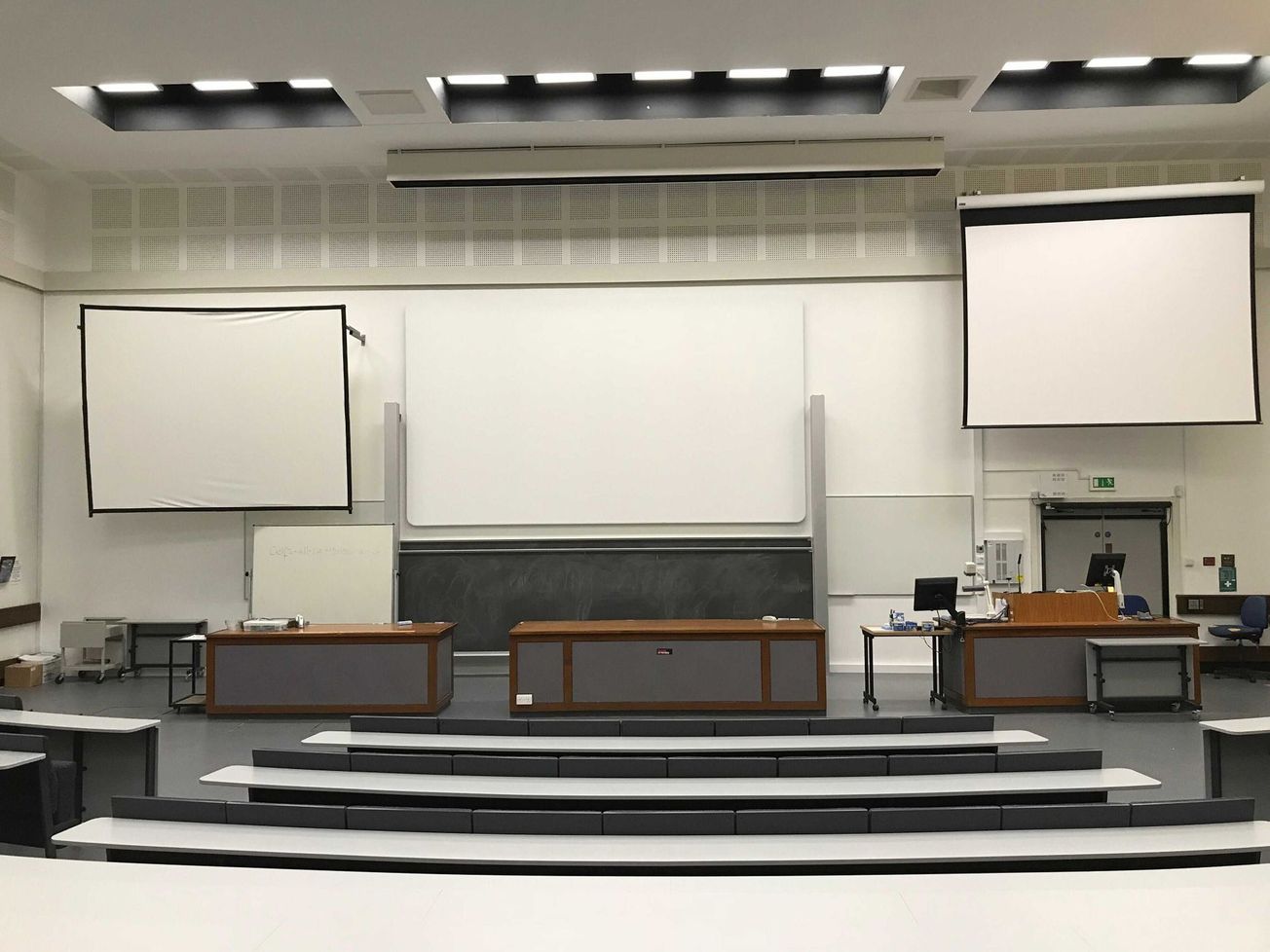 Opinion | Lecturers should not be reusing old lecture recordings for this year’s teaching