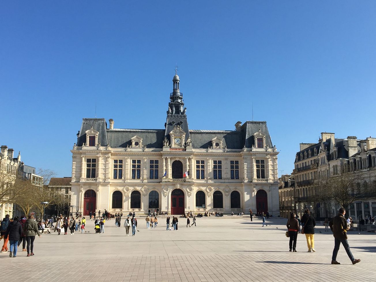 Letters from Paris: 'À Table !'