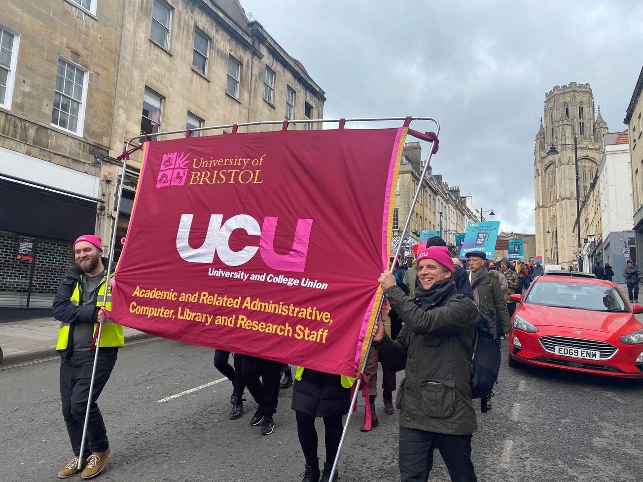 Opinion | Should students cross the picket line?