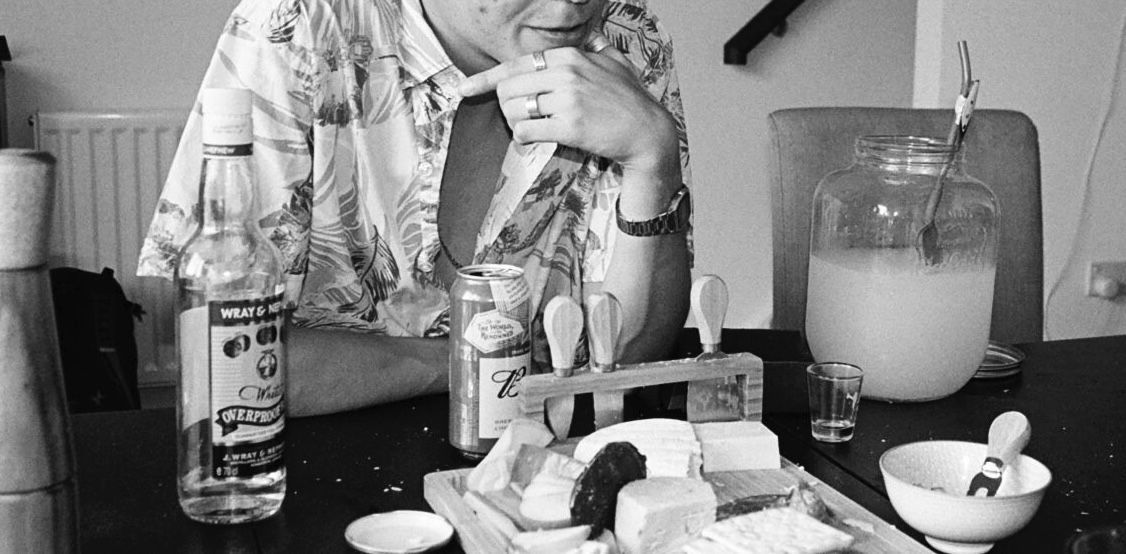 Hosting A Dinner Party (On A Student Budget)