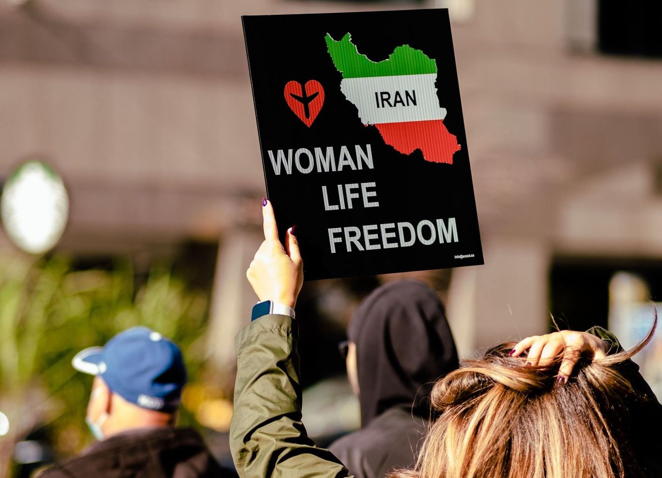 Opinion | Iranian women: the undeniable heroes who are defying an oppressive regime