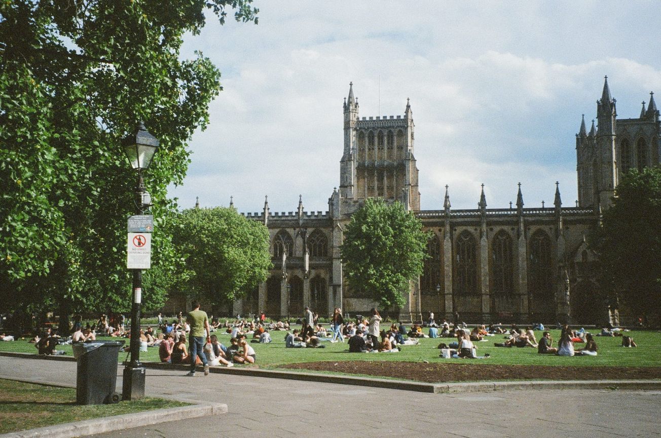 Rebuilding a lesbian community at Bristol University