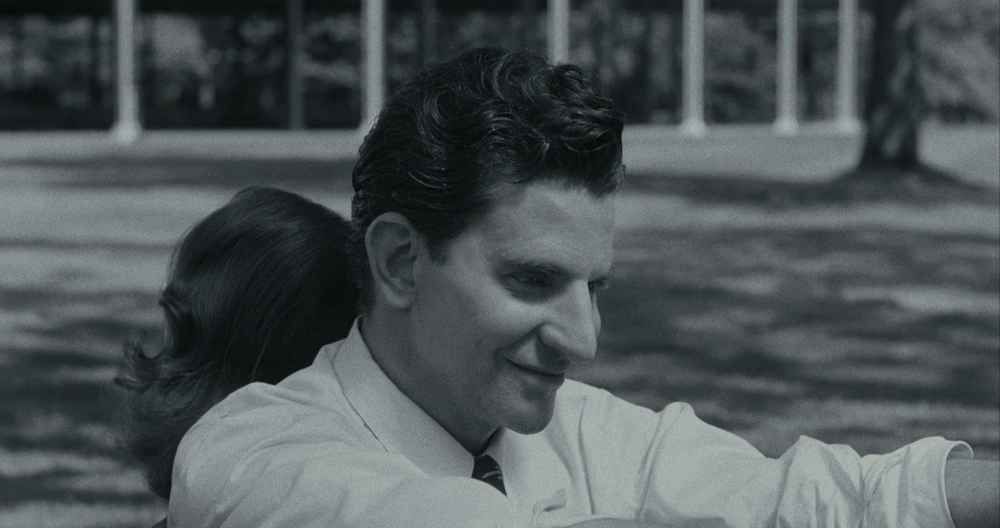 The rhythm of transience in Maestro