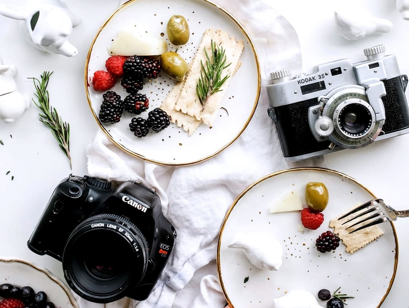 Eating with your Eyes: the Art of Food Photography in the World of Social Media