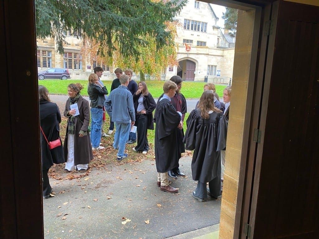 Bristol University marks Remembrance Day