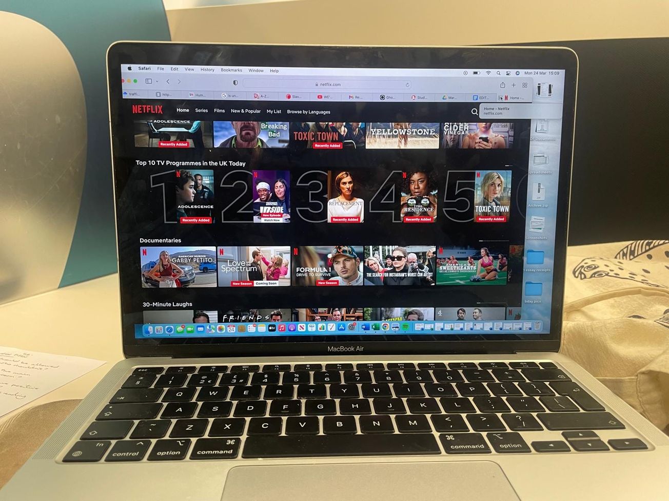 Why students know they need a break but can’t log off: Can we break free from our harmful habits?