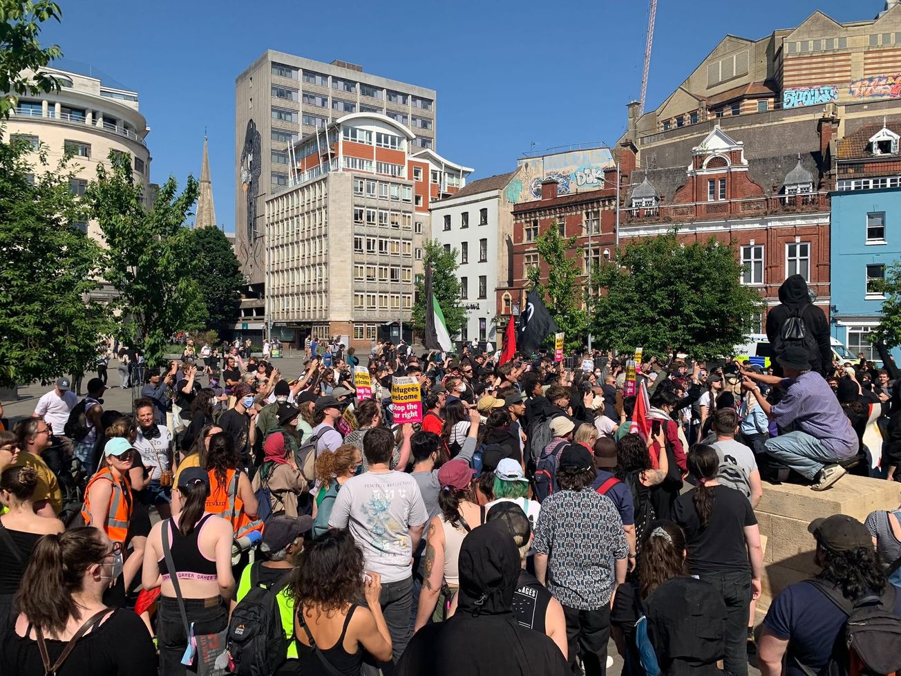 Counter protestors at a anti-immigration protest, 17th of May 2024.
