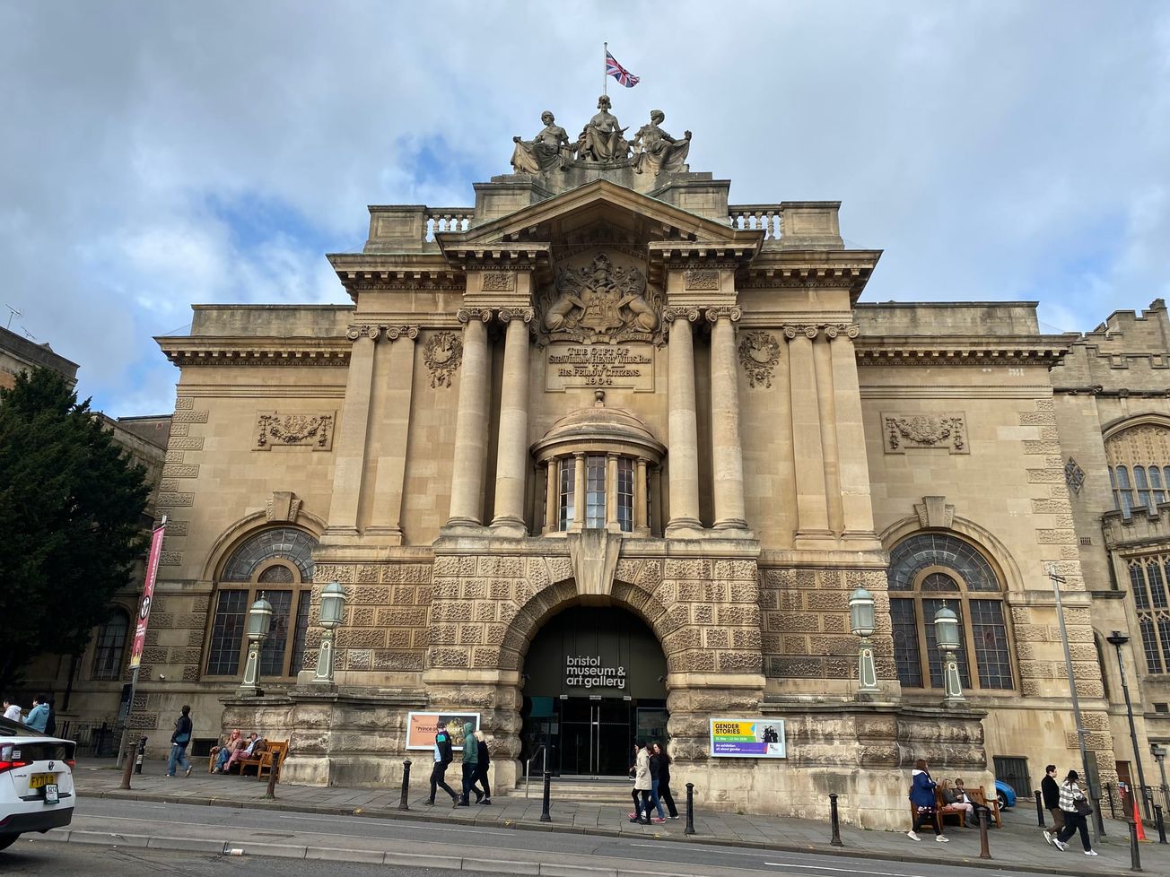 Over 600 British Empire artefacts stolen from Bristol Museum
