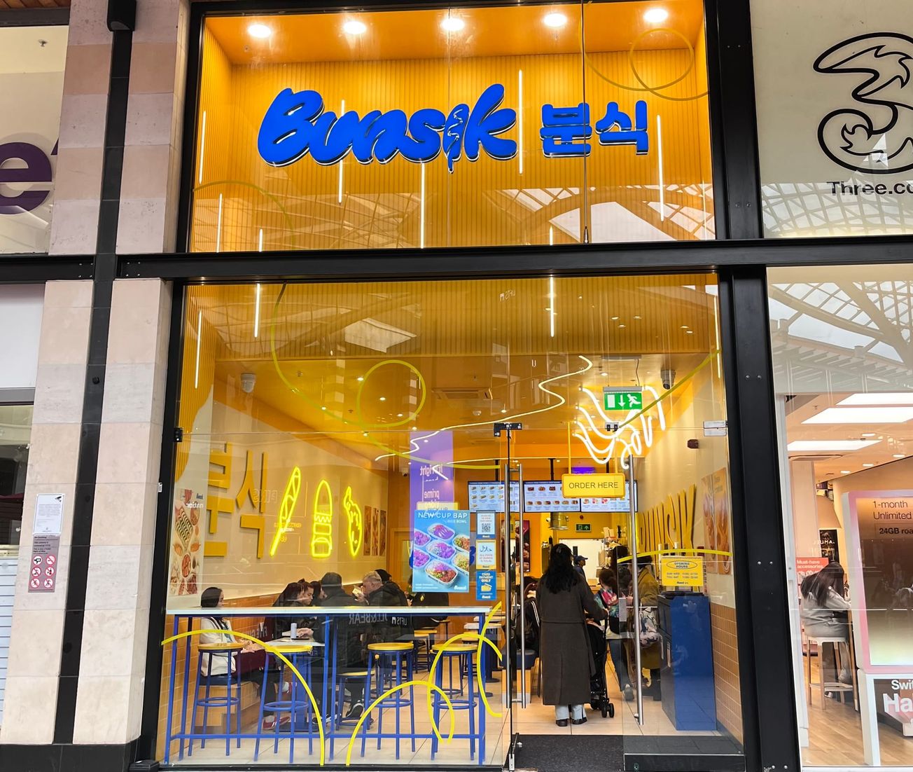 Bunsik review: ‘Unfussy, down-and-dirty street food’